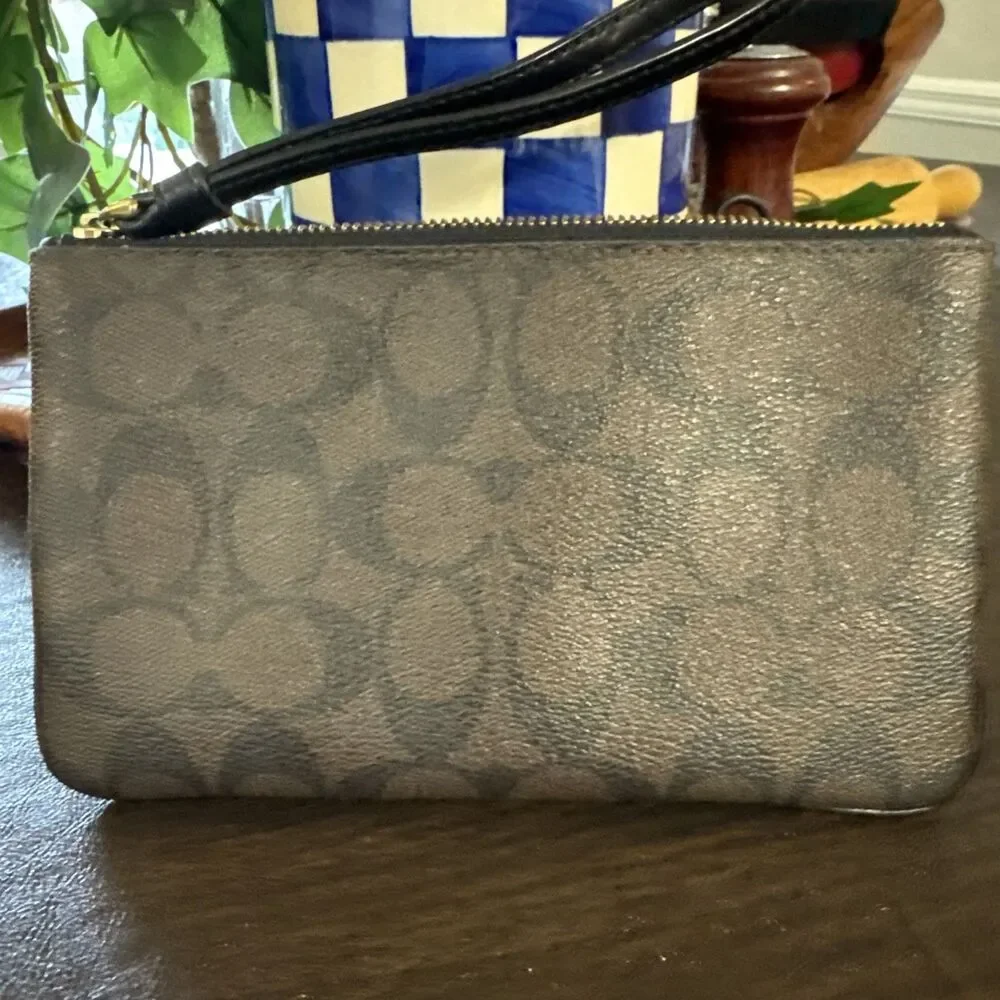 Coach Corner Zip Wristlet In Walnut/Black Signature Canvas CZ277 | EUC